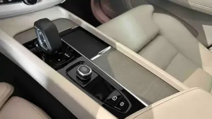 Photo 16 Volvo XC60  T6 AWD Hybride rechargeable 253 ch+145 ch Geartronic 8
