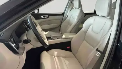 Photo 9 Volvo XC60  T6 AWD Hybride rechargeable 253 ch+145 ch Geartronic 8