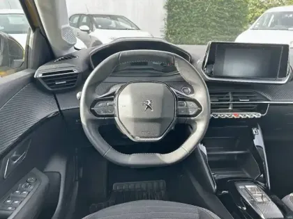 Photo 8 Peugeot 208  Electrique 50 kWh 136ch