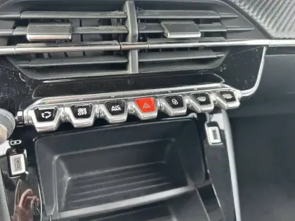 Photo 20 Peugeot 208  Electrique 50 kWh 136ch