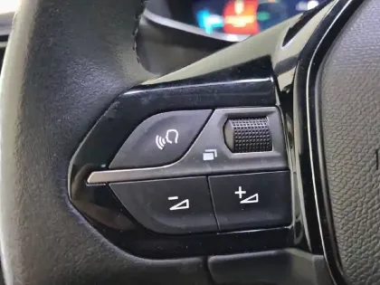 Photo 46 Peugeot 208  Electrique 50 kWh 136ch
