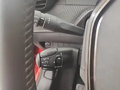 Photo 48 Peugeot 208  PureTech 100 S&S BVM6