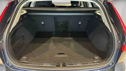 Photo 9 Volvo V60  Micro hybride essence B4 197 ch DCT7