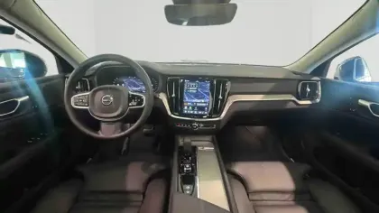 Photo 12 Volvo V60  Micro hybride essence B4 197 ch DCT7