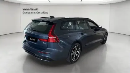 Photo 6 Volvo V60  Micro hybride essence B4 197 ch DCT7