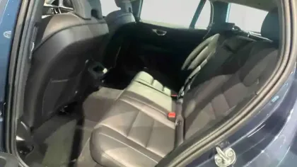 Photo 22 Volvo V60  Micro hybride essence B4 197 ch DCT7