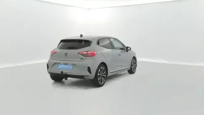 Photo 16 Renault Clio  E-Tech full hybrid 145