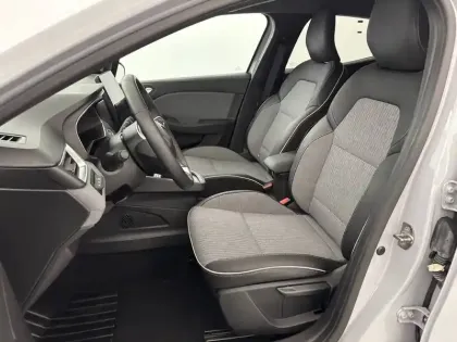 Photo 20 Renault Clio  E-Tech full hybrid 145