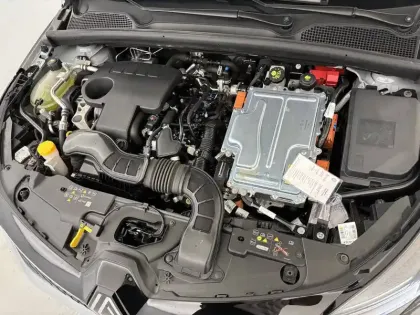 Photo 38 Renault Clio  E-Tech full hybrid 145