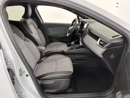 Photo 25 Renault Clio  E-Tech full hybrid 145
