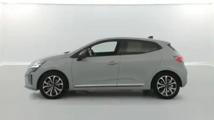 Photo 13 Renault Clio  E-Tech full hybrid 145