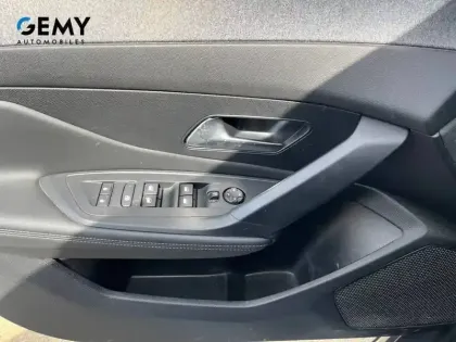 Photo 13 Peugeot 308  PureTech 130ch S&S EAT8