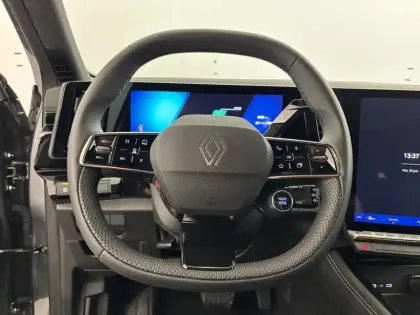 Photo 23 Renault Espace  E-Tech full hybrid 200 GSR2