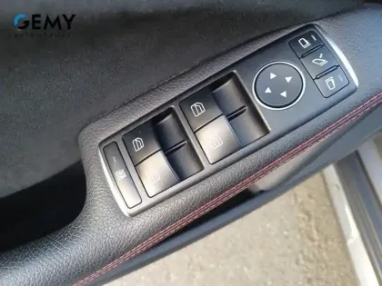 Photo 32 Mercedes GLA  200 7-G DCT