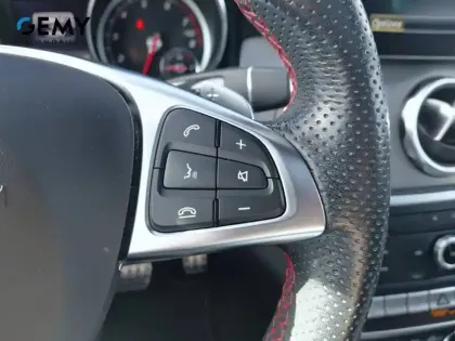 Photo 62 Mercedes GLA  200 7-G DCT