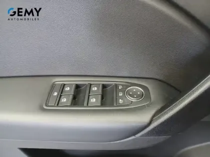 Photo 43 Renault Captur  TCe 140 EDC - 21