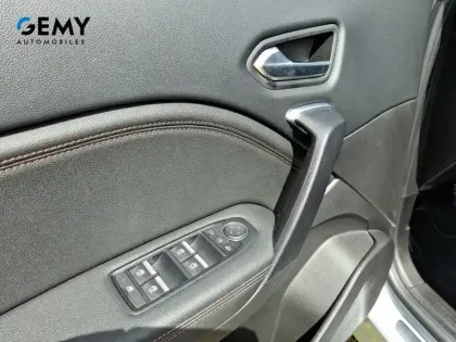 Photo 11 Renault Captur  mild hybrid 160 EDC