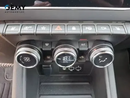 Photo 21 Renault Captur  mild hybrid 160 EDC