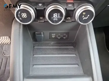 Photo 22 Renault Captur  mild hybrid 160 EDC