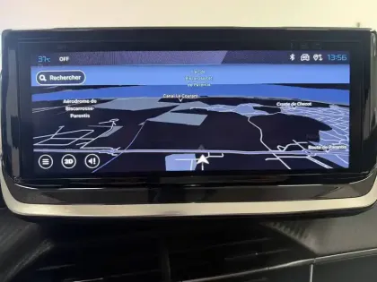 Photo 33 Peugeot 2008  PureTech 100 S&S BVM6