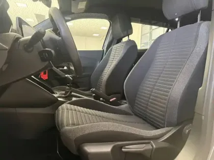 Photo 8 Peugeot 2008  PureTech 100 S&S BVM6