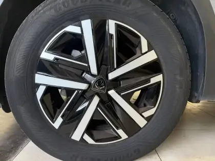 Photo 11 Peugeot 2008  PureTech 100 S&S BVM6