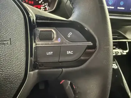 Photo 26 Peugeot 2008  PureTech 100 S&S BVM6