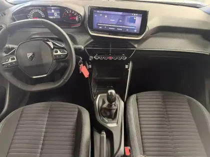 Photo 21 Peugeot 2008  PureTech 100 S&S BVM6