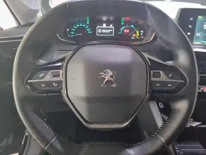 Photo 8 Peugeot 208  Electrique 50 kWh 136ch