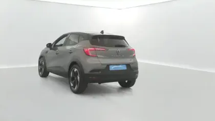 Photo 19 Renault Captur  E-Tech full hybrid 145 ch
