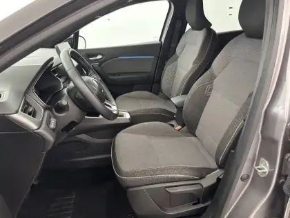 Photo 25 Renault Captur  E-Tech full hybrid 145 ch