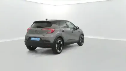 Photo 21 Renault Captur  E-Tech full hybrid 145 ch