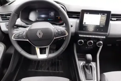 Photo 8 Renault Clio  E-Tech full hybrid 145 ch GSR2