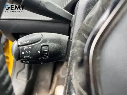 Photo 15 Peugeot 208  BlueHDi 100 S&S BVM6