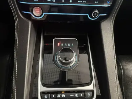 Photo 33 Jaguar F-Pace  2.0 D - 240 ch AWD BVA8