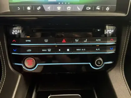 Photo 32 Jaguar F-Pace  2.0 D - 240 ch AWD BVA8