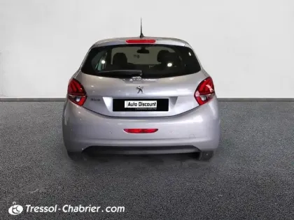Photo 16 Peugeot 208  PureTech 82ch S&S BVM5 Signature