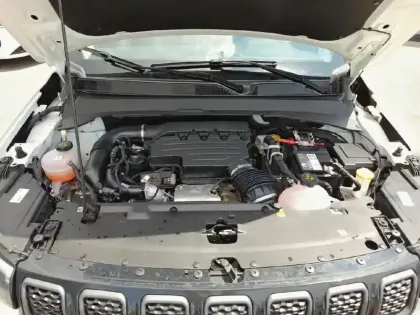 Photo 6 Jeep Compass  1.5 Turbo T4 130 ch BVR7 e-Hybrid Summit