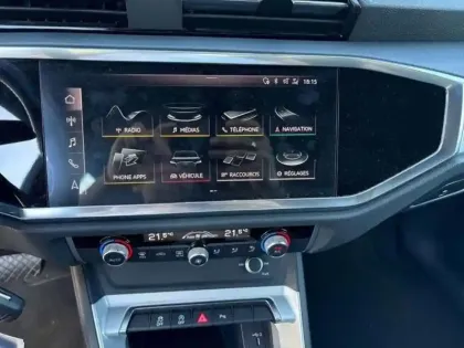 Photo 7 Audi Q3 35 TFSI 150 ch S tronic 7 Design