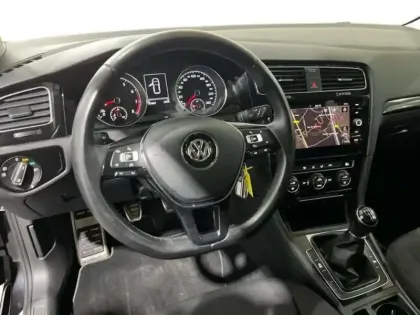 Photo 8 Volkswagen Golf 1.0 TSI 110 BlueMotion Technology Sound