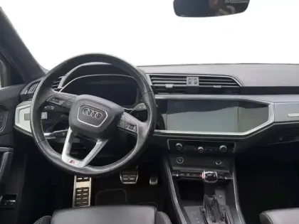 Photo 7 Audi Q3 45 TFSIe 245 ch S tronic 6 S line