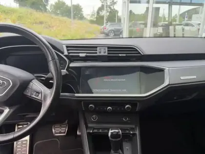 Photo 9 Audi Q3 45 TFSIe 245 ch S tronic 6 S line