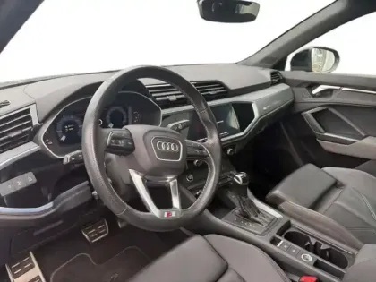 Photo 8 Audi Q3 45 TFSIe 245 ch S tronic 6 S line