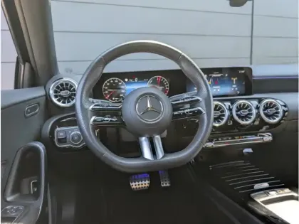 Photo 11 Mercedes Classe A 250 e Hybrid EQ