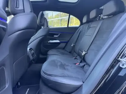 Photo 12 Mercedes Classe E  220 d AMG Line Berlin