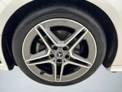 Photo 8 Mercedes Classe A 180 d AMG Line