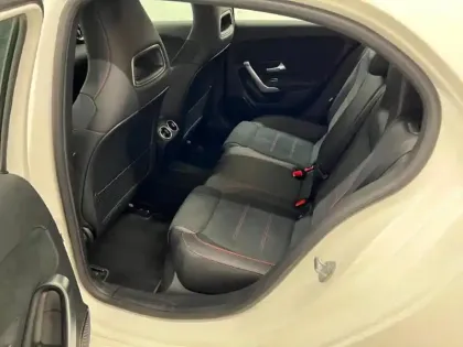 Photo 13 Mercedes Classe A 180 d AMG Line