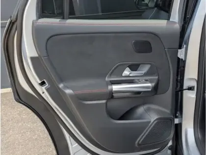 Photo 16 Mercedes GLA 250 e Hybrid EQ 