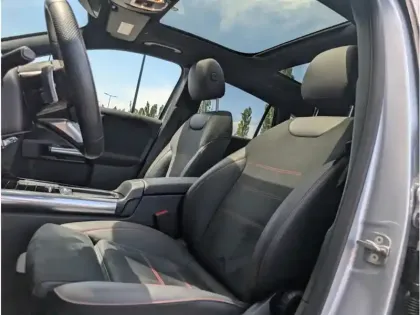 Photo 15 Mercedes GLA 250 e Hybrid EQ 