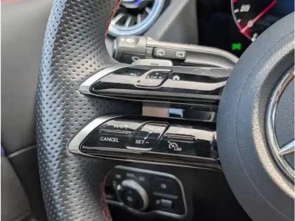 Photo 11 Mercedes GLA 250 e Hybrid EQ 